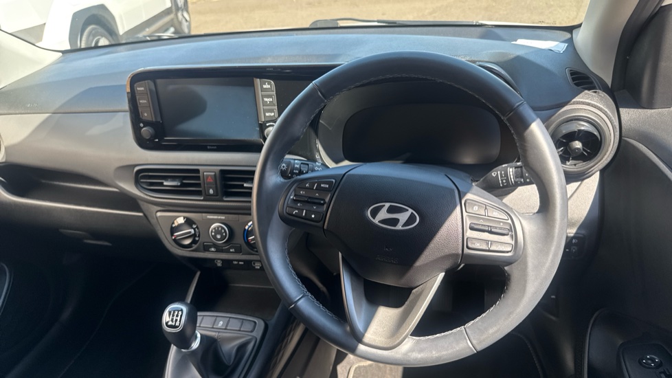 Hyundai i10 1.2 Advance 5dr Petrol Hatchback - Image 10