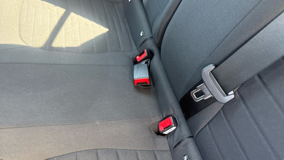 Hyundai i10 1.2 Advance 5dr Petrol Hatchback - Image 17