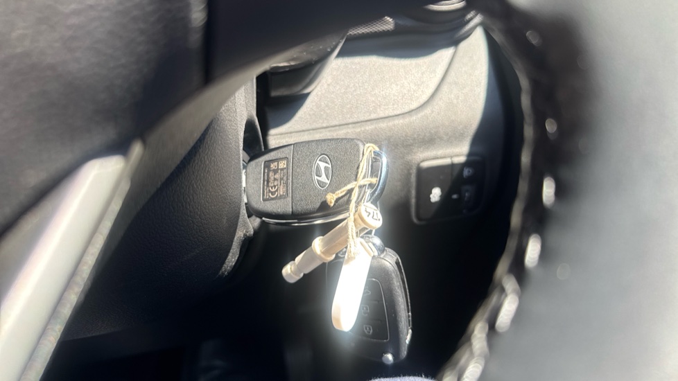 Hyundai i10 1.2 Advance 5dr Petrol Hatchback - Image 29