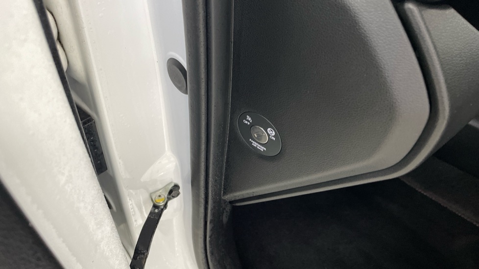 Hyundai i10 1.0 T-GDi N Line 5dr Petrol Hatchback - Image 37