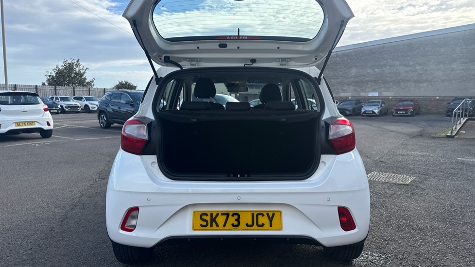 Hyundai i10 1.2 Advance 5dr Petrol Hatchback - Image 4