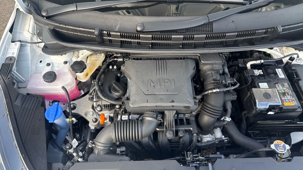 Hyundai i10 1.2 Advance 5dr Petrol Hatchback - Image 8