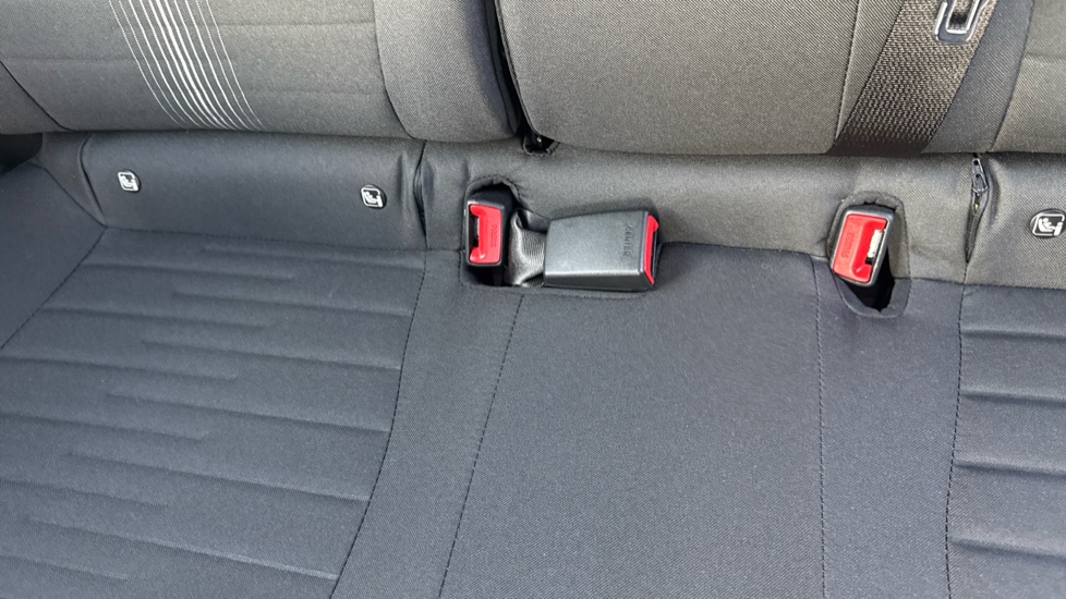 Hyundai i10 1.2 Advance 5dr Petrol Hatchback - Image 17