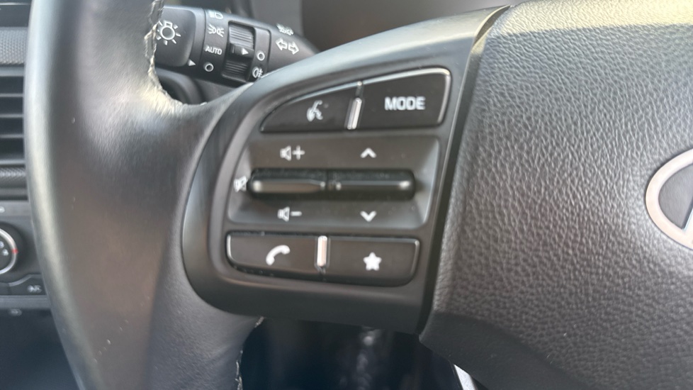 Hyundai i10 1.2 Advance 5dr Petrol Hatchback - Image 21