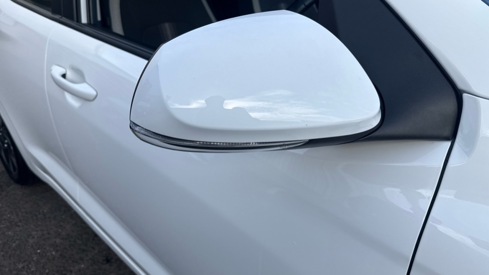 Hyundai i10 1.2 Advance 5dr Petrol Hatchback - Image 31