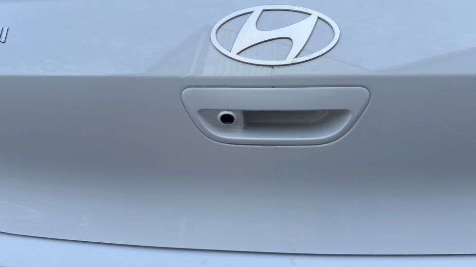 Hyundai i10 1.2 Advance 5dr Petrol Hatchback - Image 34