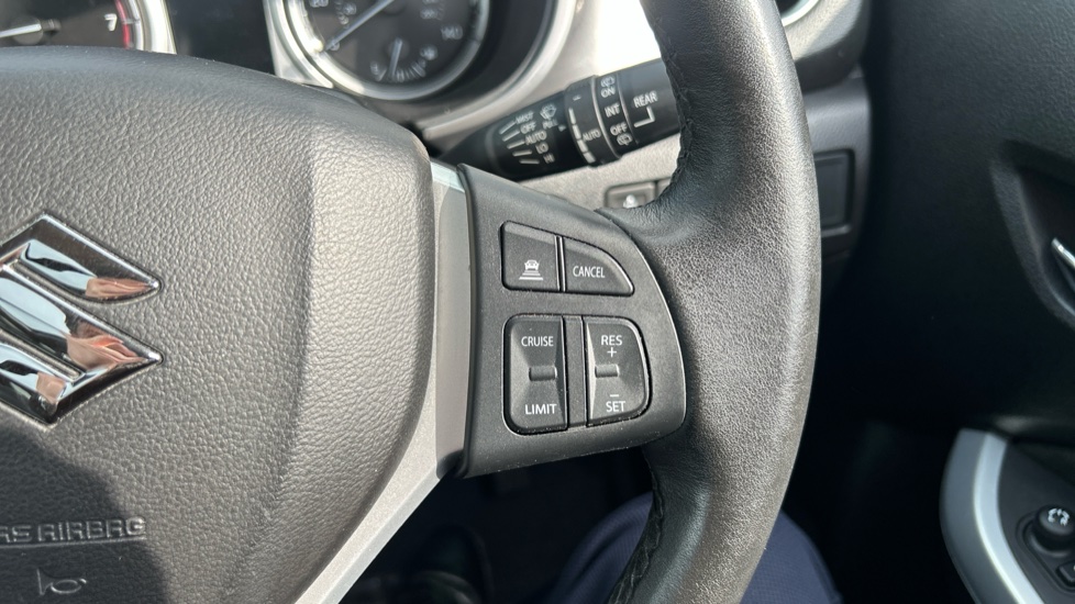 Suzuki Vitara 1.6 SZ5 5dr Petrol Estate - Image 22