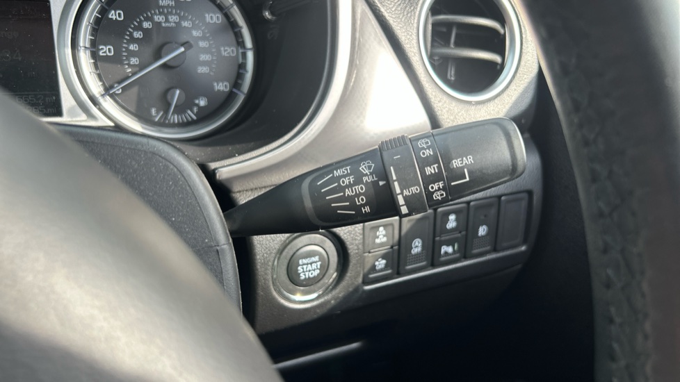 Suzuki Vitara 1.6 SZ5 5dr Petrol Estate - Image 24