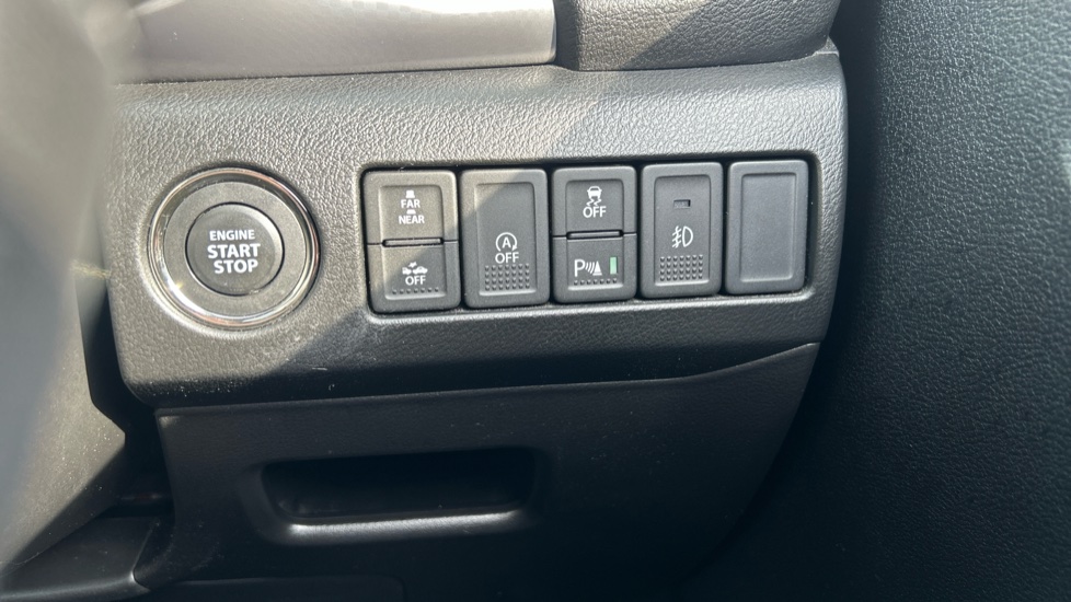 Suzuki Vitara 1.6 SZ5 5dr Petrol Estate - Image 25