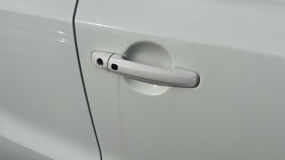 Suzuki Vitara 1.6 SZ5 5dr Petrol Estate - Image 35