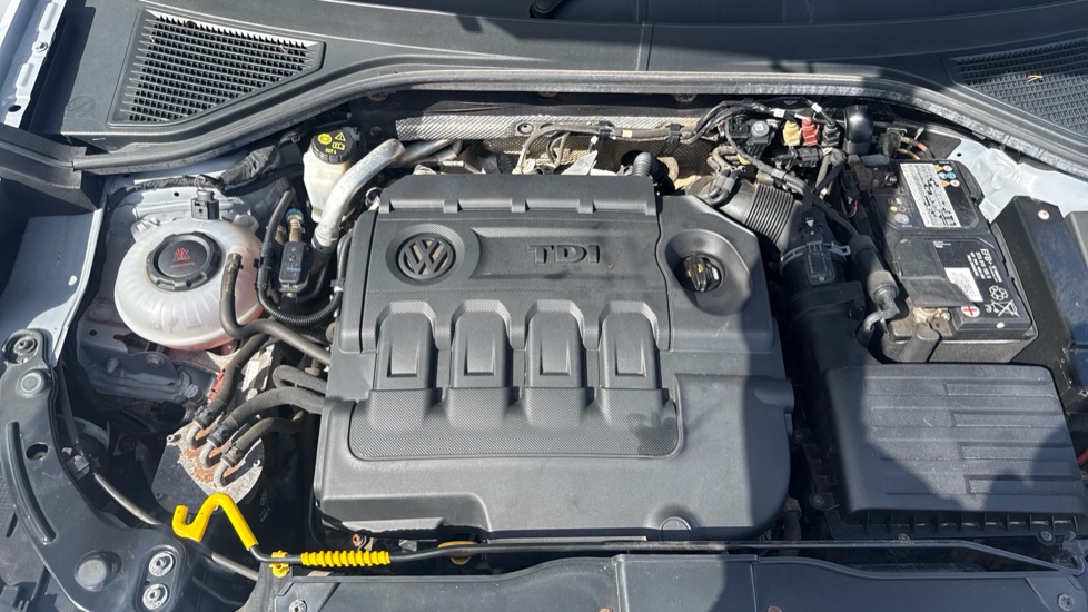 Volkswagen T-Roc 1.6 TDI SE 5dr Diesel Hatchback - Image 8