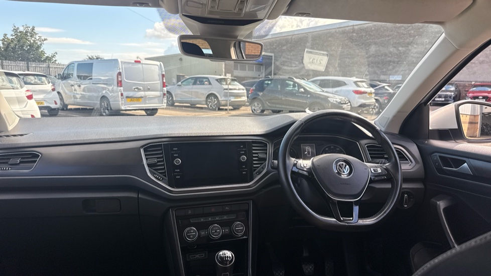 Volkswagen T-Roc 1.6 TDI SE 5dr Diesel Hatchback - Image 10