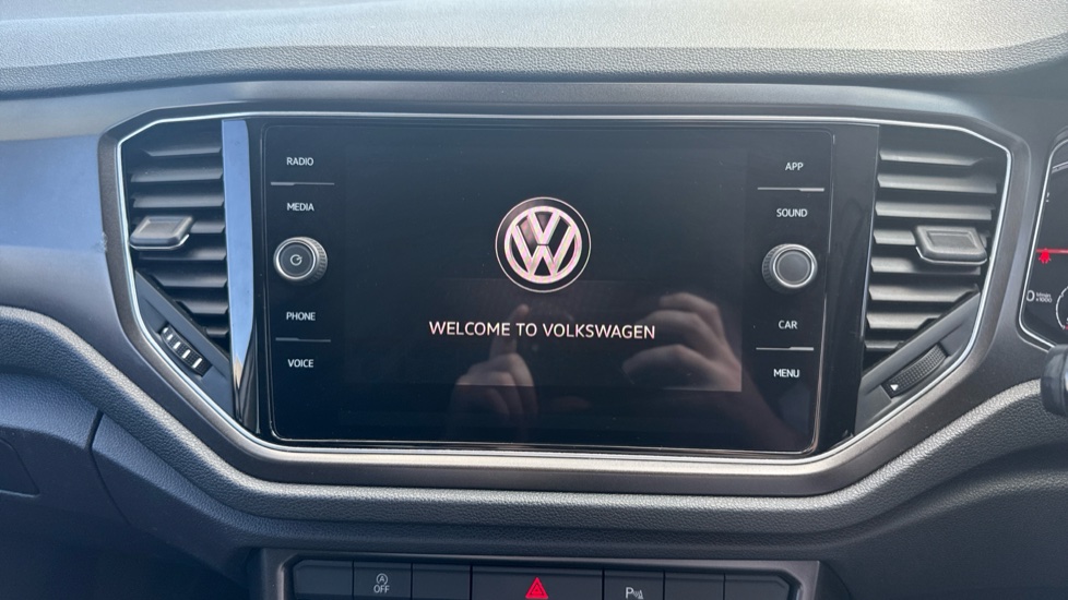 Volkswagen T-Roc 1.6 TDI SE 5dr Diesel Hatchback - Image 12