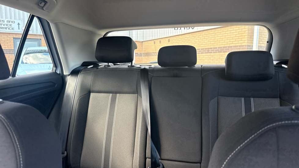 Volkswagen T-Roc 1.6 TDI SE 5dr Diesel Hatchback - Image 15