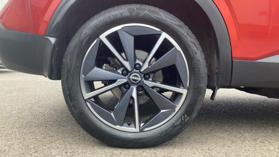 Nissan Qashqai 1.3 DiG-T MH Tekna 5dr Petrol Hatchback - Image 7