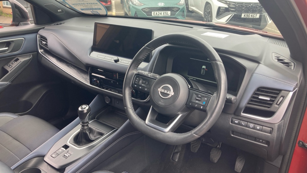 Nissan Qashqai 1.3 DiG-T MH Tekna 5dr Petrol Hatchback - Image 11