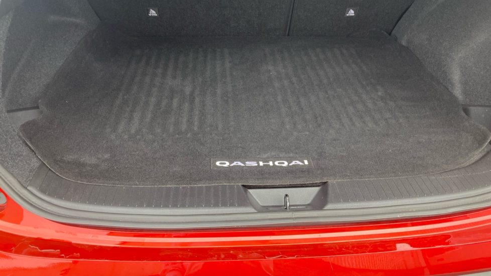 Nissan Qashqai 1.3 DiG-T MH Tekna 5dr Petrol Hatchback - Image 39