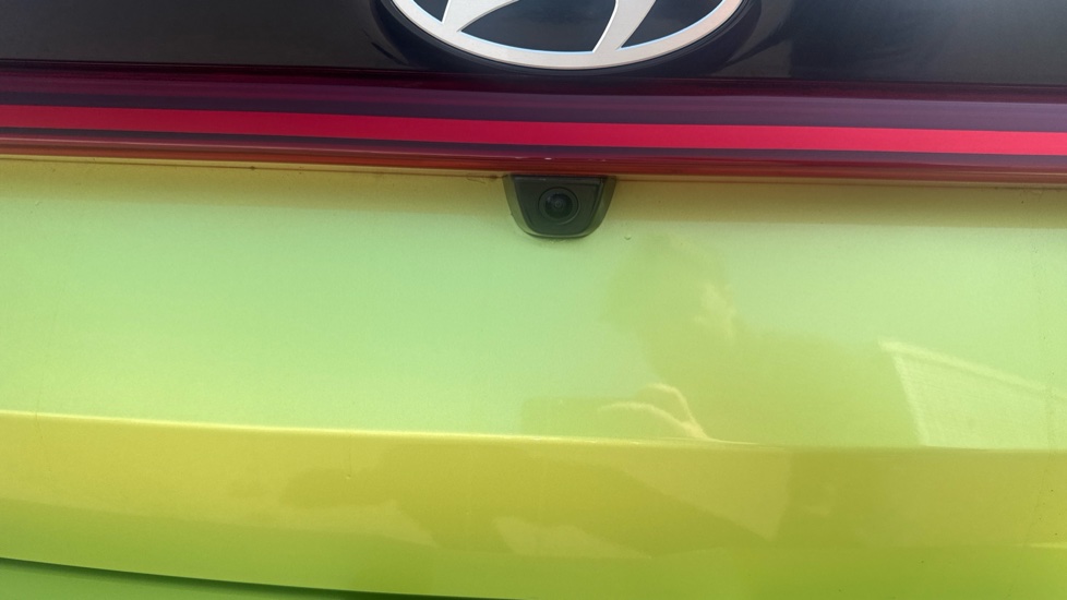 Hyundai i20 1.0T GDi Premium 5dr Petrol Hatchback - Image 32
