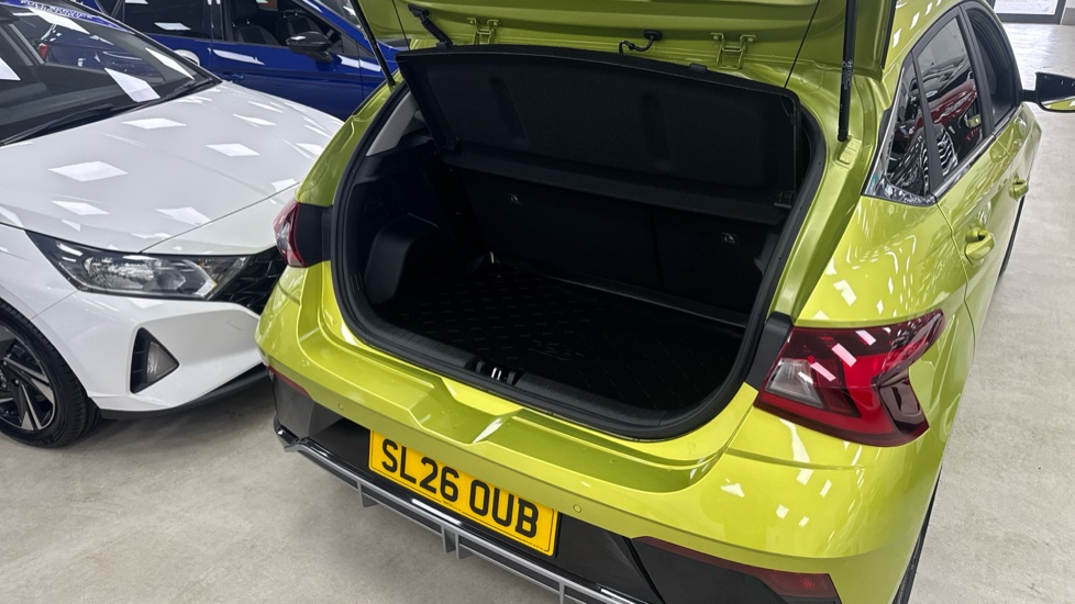 Hyundai i20 1.0T GDi Premium 5dr Petrol Hatchback - Image 40