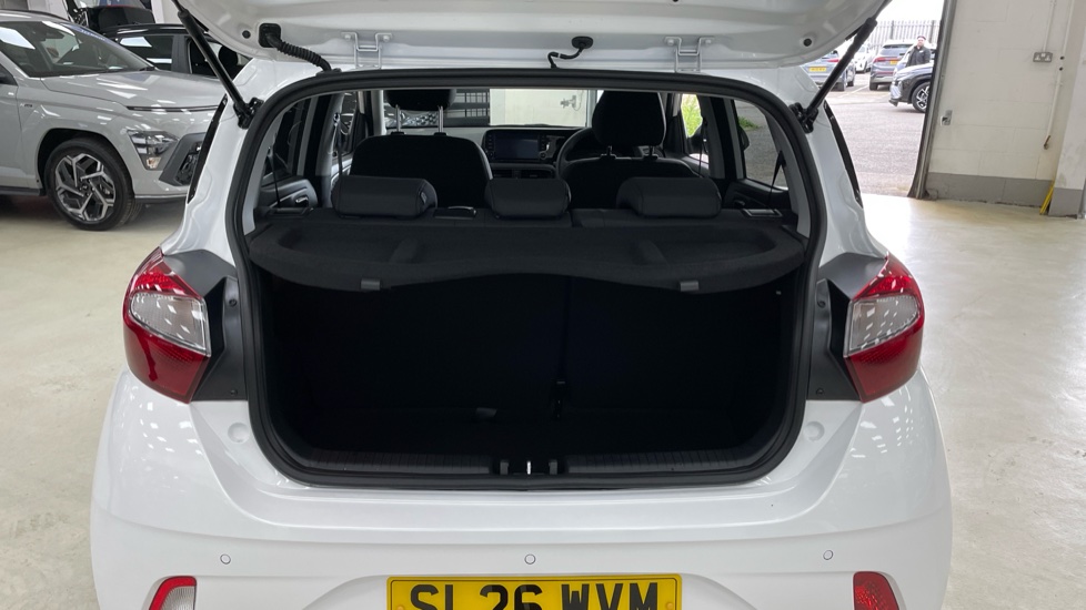 Hyundai i10 1.0 [63] Advance 5dr Auto [Nav] Petrol Hatchback - Image 4