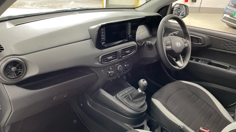 Hyundai i10 1.0 [63] Advance 5dr Auto [Nav] Petrol Hatchback - Image 9
