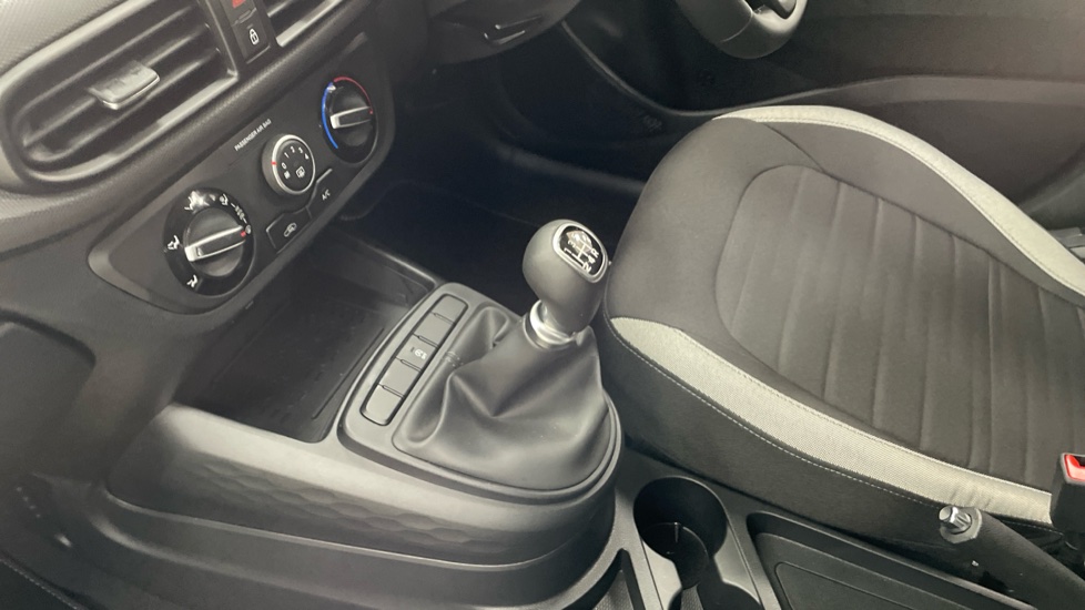 Hyundai i10 1.0 [63] Advance 5dr Auto [Nav] Petrol Hatchback - Image 13