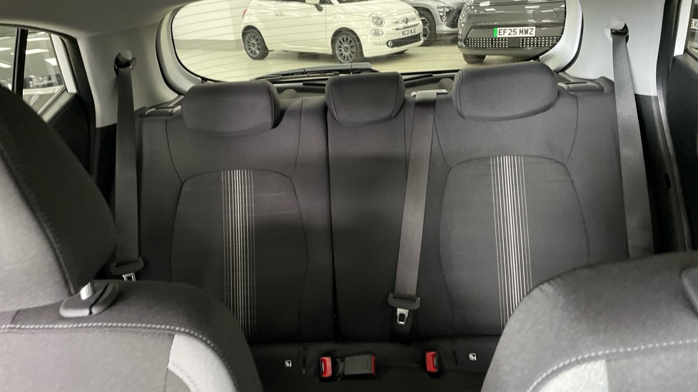 Hyundai i10 1.0 [63] Advance 5dr Auto [Nav] Petrol Hatchback - Image 15