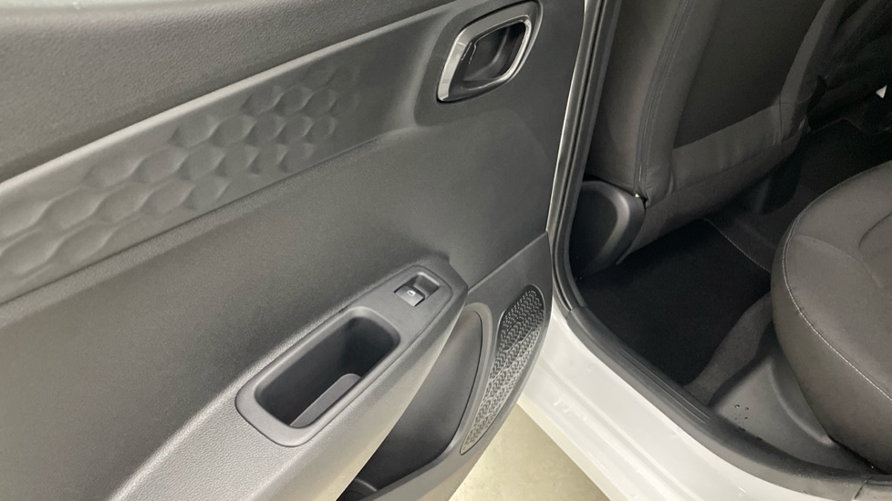 Hyundai i10 1.0 [63] Advance 5dr Auto [Nav] Petrol Hatchback - Image 36