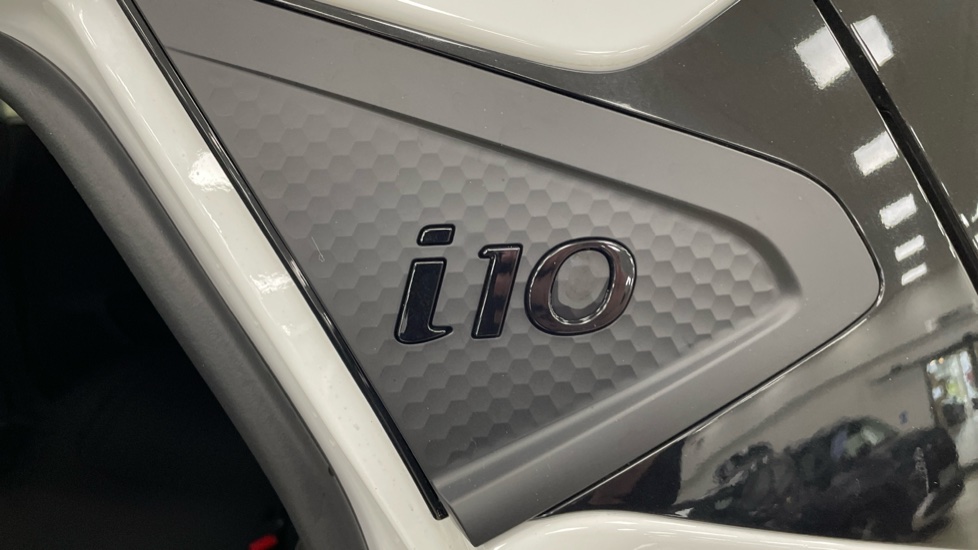 Hyundai i10 1.0 [63] Advance 5dr Auto [Nav] Petrol Hatchback - Image 37