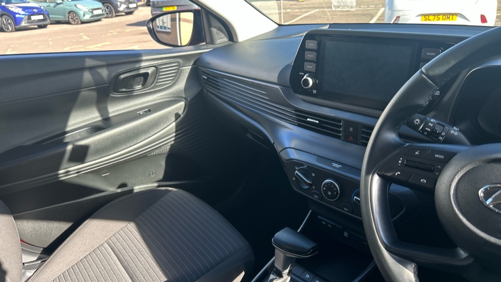 Hyundai i20 1.0T GDi 48V MHD SE Connect 5dr DCT Petrol Hatchback - Image 14
