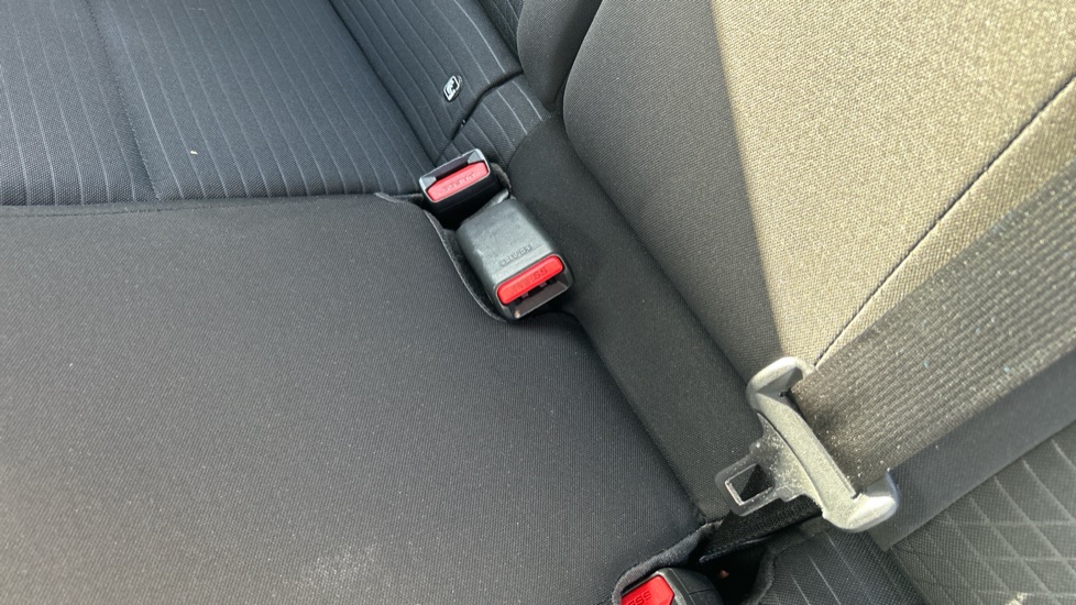 Hyundai i20 1.0T GDi 48V MHD SE Connect 5dr DCT Petrol Hatchback - Image 17