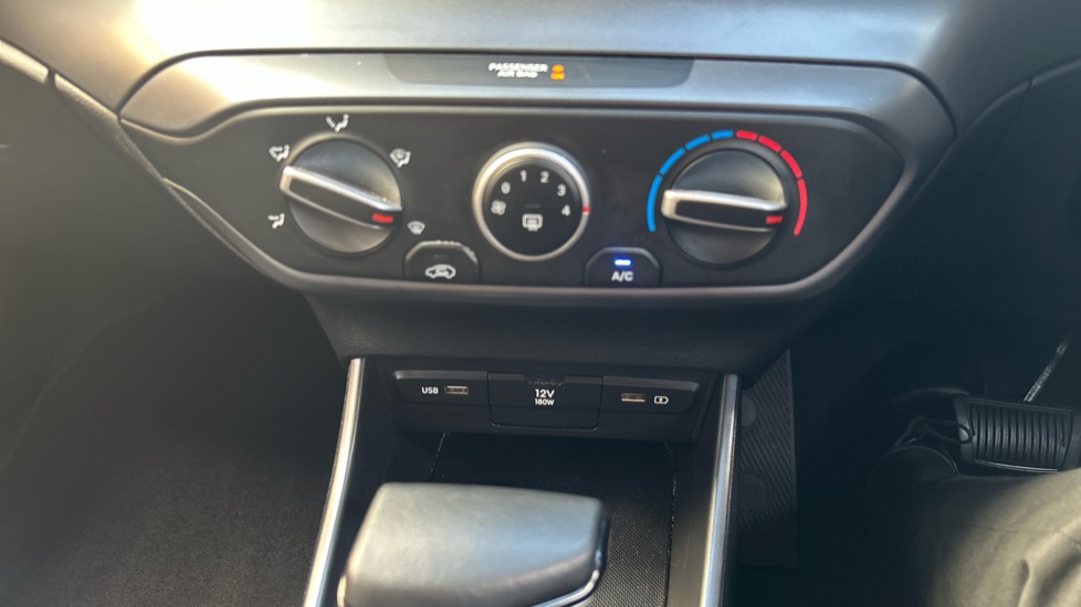 Hyundai i20 1.0T GDi 48V MHD SE Connect 5dr DCT Petrol Hatchback - Image 27