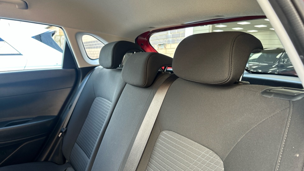 Hyundai i20 1.0T GDi 48V MHD SE Connect 5dr DCT Petrol Hatchback - Image 40