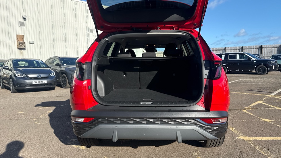 Hyundai TUCSON 1.6 TGDi Premium 5dr 2WD Petrol Estate - Image 4