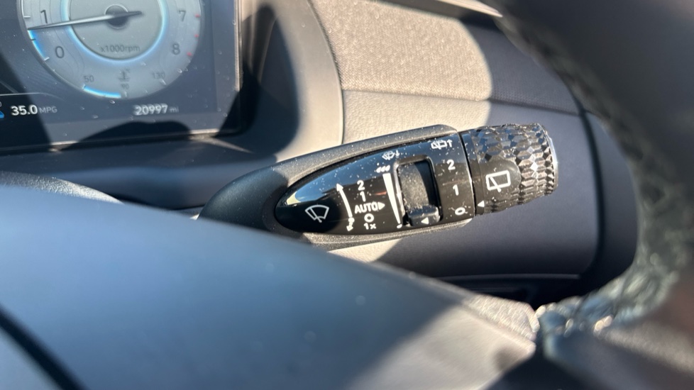 Hyundai TUCSON 1.6 TGDi Premium 5dr 2WD Petrol Estate - Image 38