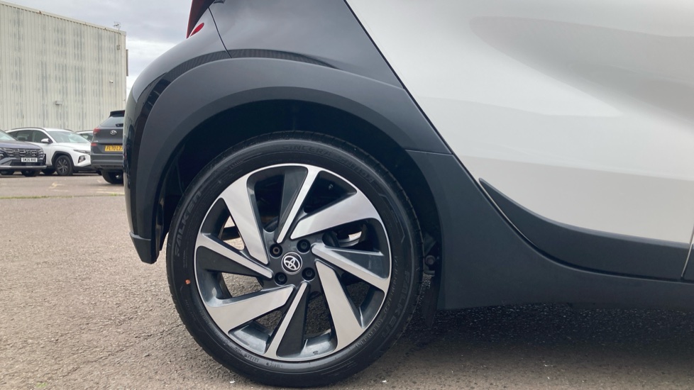 Toyota Aygo X 1.0 VVT-i Edge 5dr Petrol Hatchback - Image 7
