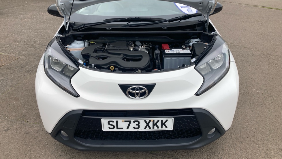 Toyota Aygo X 1.0 VVT-i Edge 5dr Petrol Hatchback - Image 8