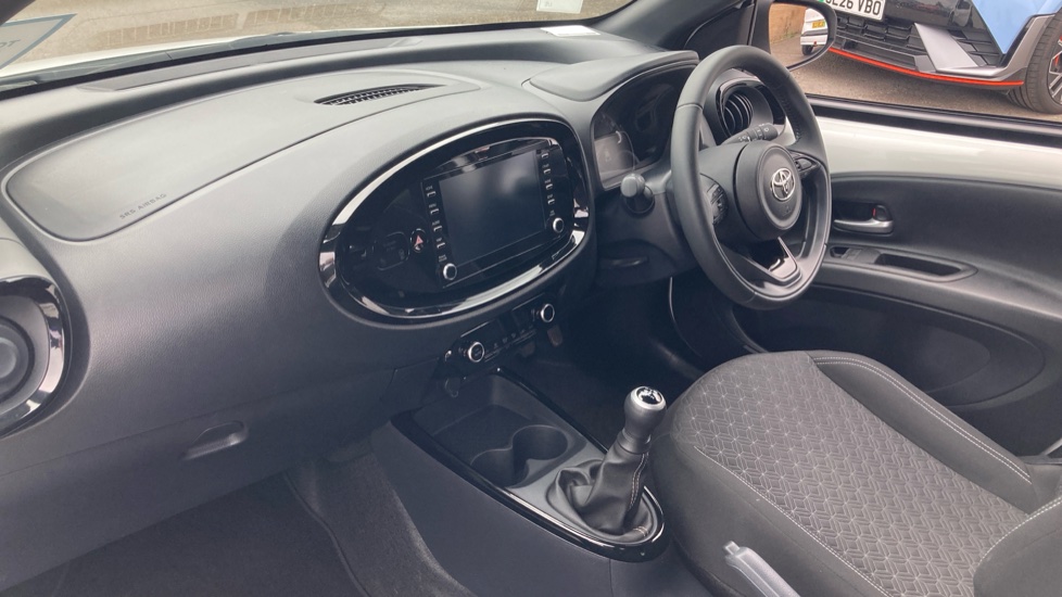Toyota Aygo X 1.0 VVT-i Edge 5dr Petrol Hatchback - Image 9