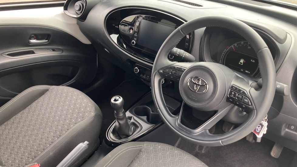 Toyota Aygo X 1.0 VVT-i Edge 5dr Petrol Hatchback - Image 11