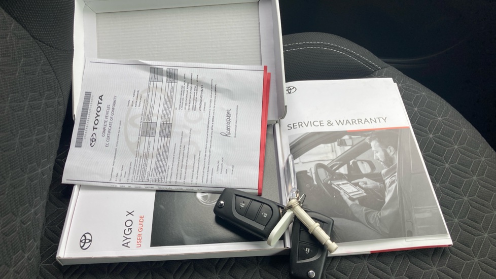 Toyota Aygo X 1.0 VVT-i Edge 5dr Petrol Hatchback - Image 19