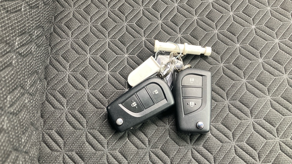 Toyota Aygo X 1.0 VVT-i Edge 5dr Petrol Hatchback - Image 20