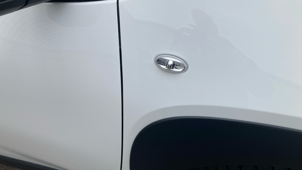Toyota Aygo X 1.0 VVT-i Edge 5dr Petrol Hatchback - Image 33