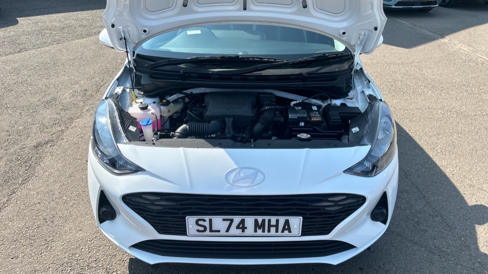 Hyundai i10 1.0 [63] Advance 5dr [Nav] Petrol Hatchback - Image 8