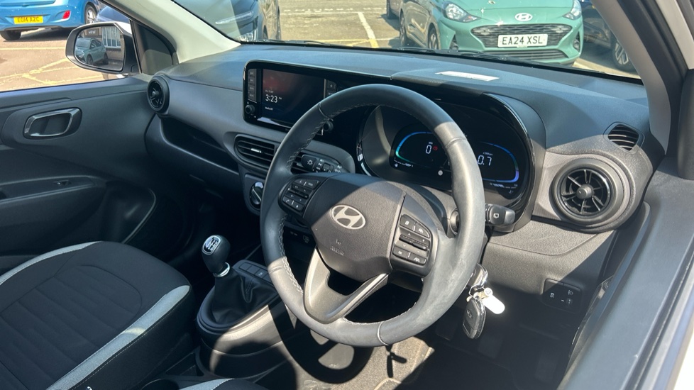 Hyundai i10 1.0 [63] Advance 5dr [Nav] Petrol Hatchback - Image 11