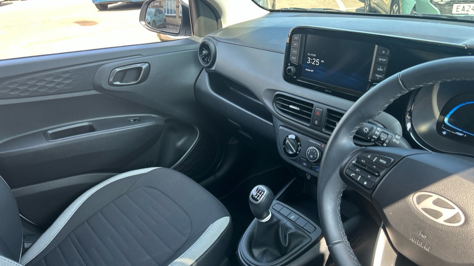 Hyundai i10 1.0 [63] Advance 5dr [Nav] Petrol Hatchback - Image 14