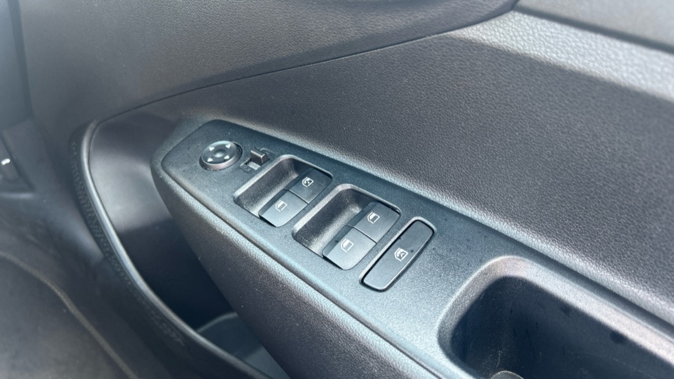 Hyundai i10 1.0 [63] Advance 5dr [Nav] Petrol Hatchback - Image 24