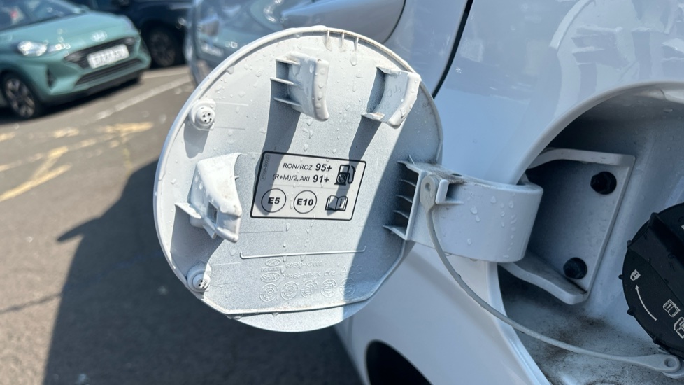 Hyundai i10 1.0 [63] Advance 5dr [Nav] Petrol Hatchback - Image 40