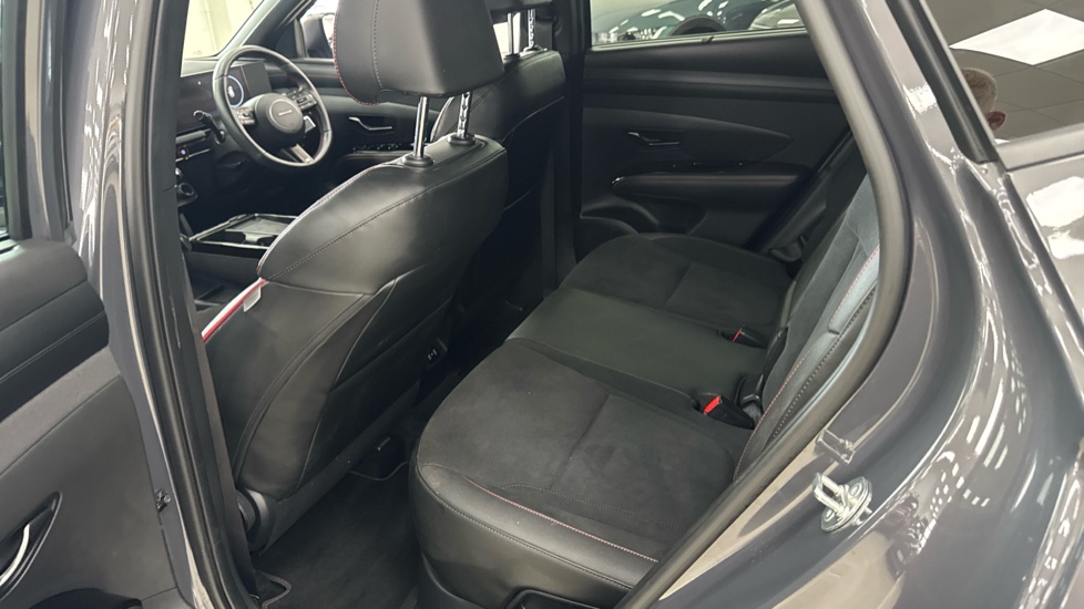 Hyundai TUCSON 1.6T Hybrid N Line 5dr Auto Hybrid Estate - Image 16