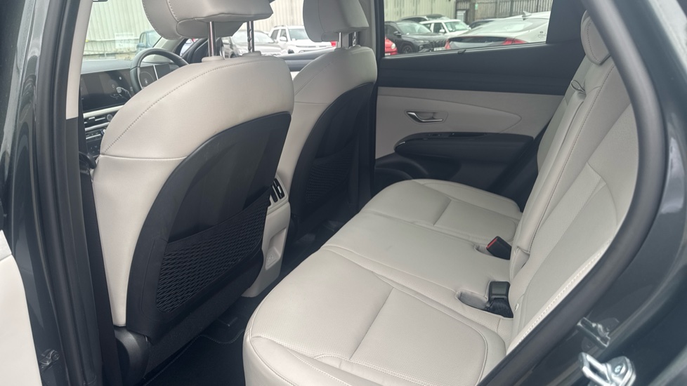 Hyundai TUCSON 1.6T Hybrid Ultimate 5dr Auto Hybrid Estate - Image 16