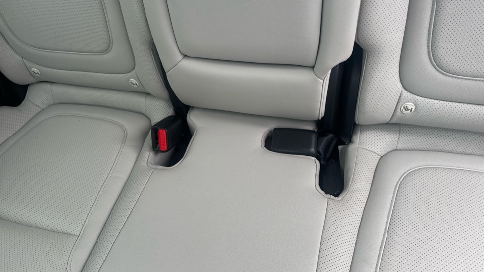 Hyundai TUCSON 1.6T Hybrid Ultimate 5dr Auto Hybrid Estate - Image 17